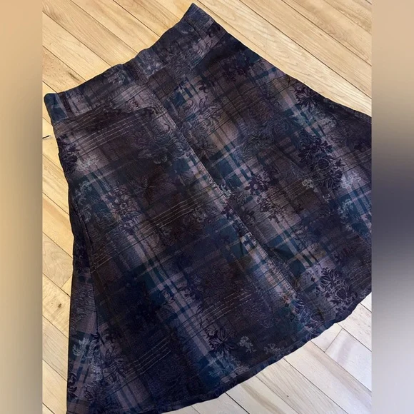 Floral and Plaid Corduroy A-Line Skirt in Dark Purple - Picture 6 of 7